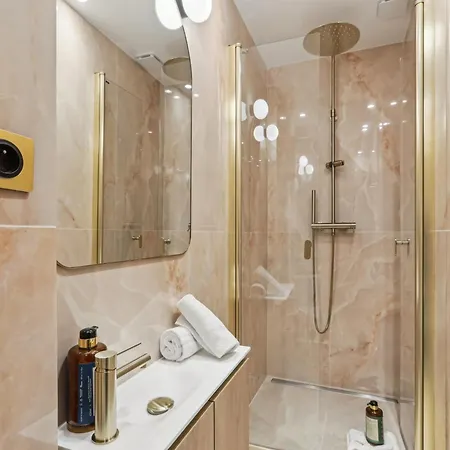 Guersant Pereire Apartment *