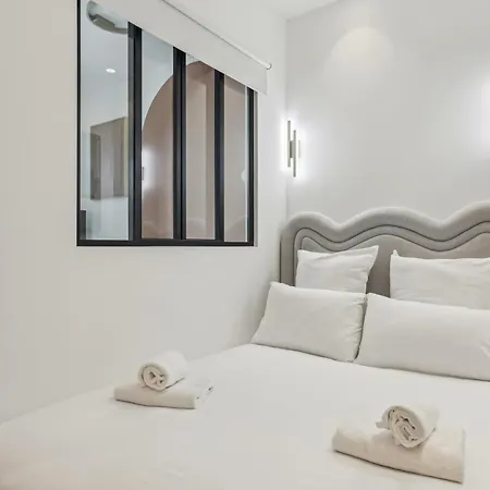 Guersant Pereire Apartment