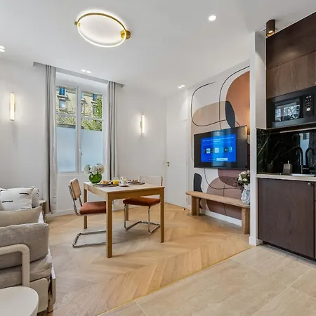 Guersant Pereire Apartment Paris