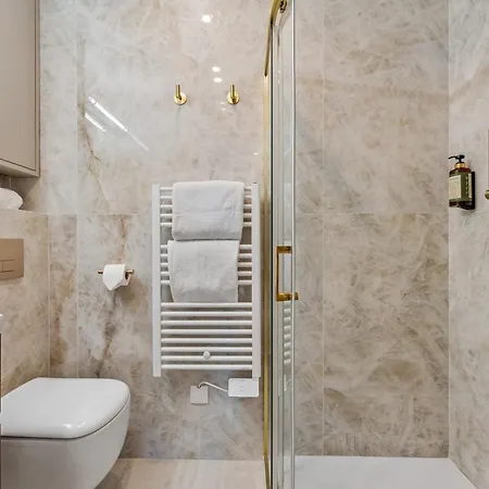 Guersant Pereire Apartment Paris