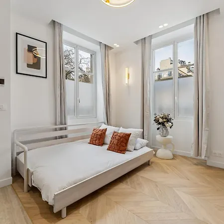 Guersant Pereire Apartment *